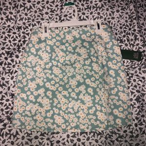 super cute floral mini skirt